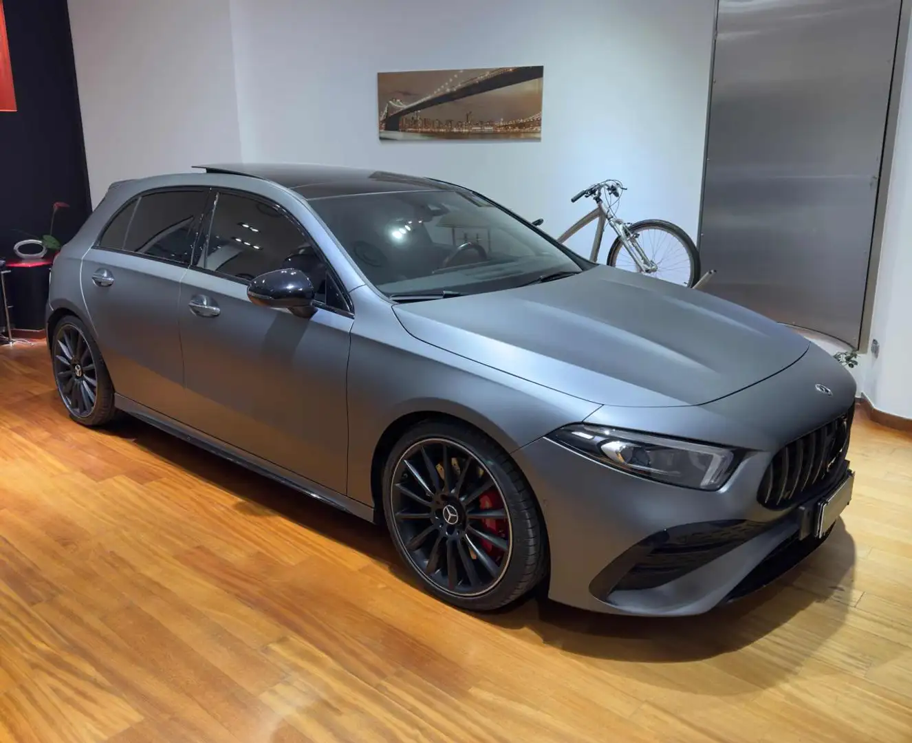 Mercedes-Benz A 35 AMG 4Matic Grau - 1