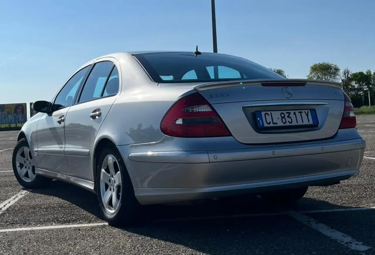 Mercedes-Benz E 320