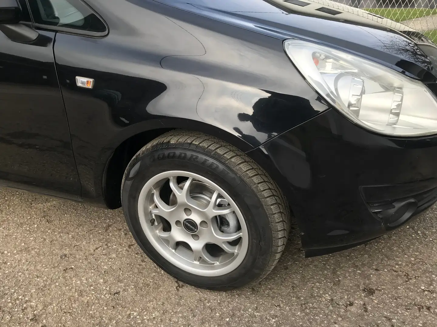 Opel Corsa Corsa 1,3 DTJ Schwarz - 2
