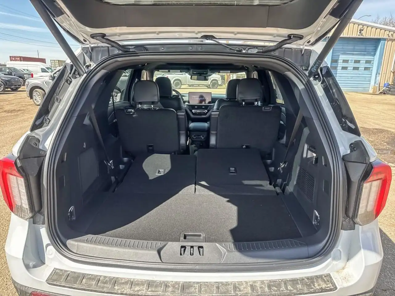 Ford Explorer снимка Ford Explorer