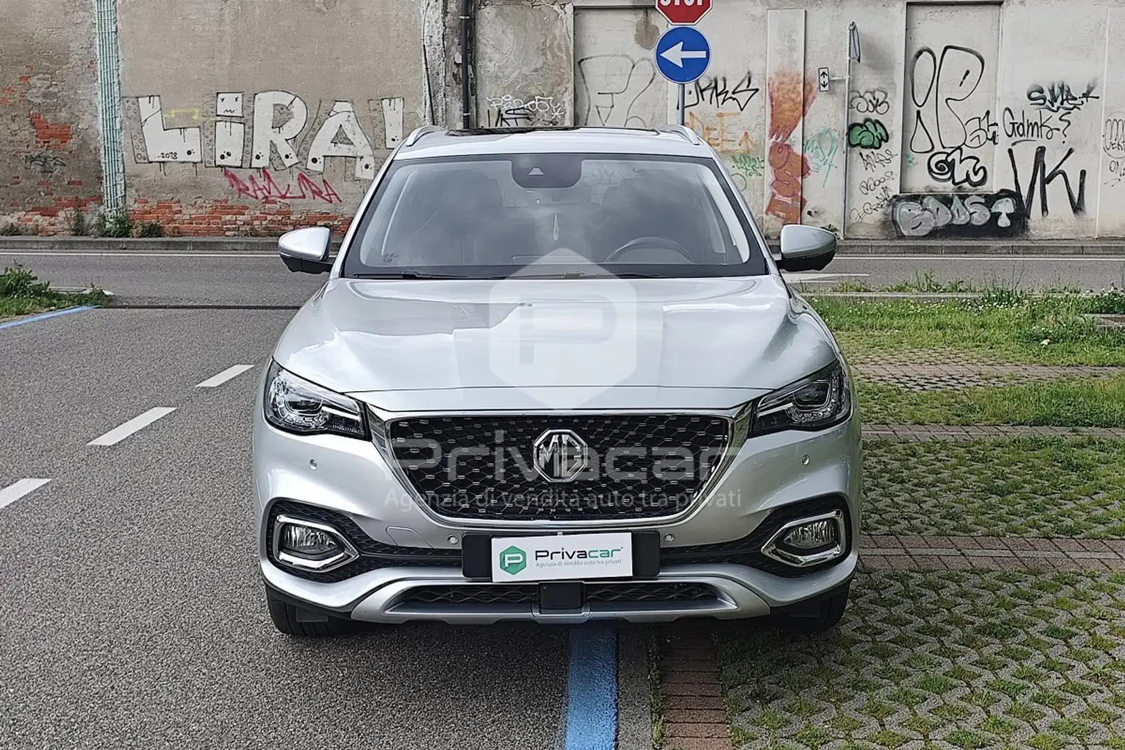 MG EHS Plug-in Hybrid Excite Серебристый - 2