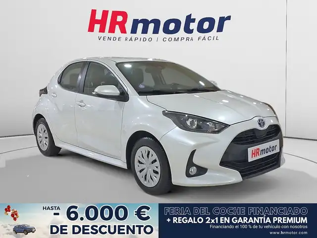 Toyota Yaris Hybrid 2WD Bussines