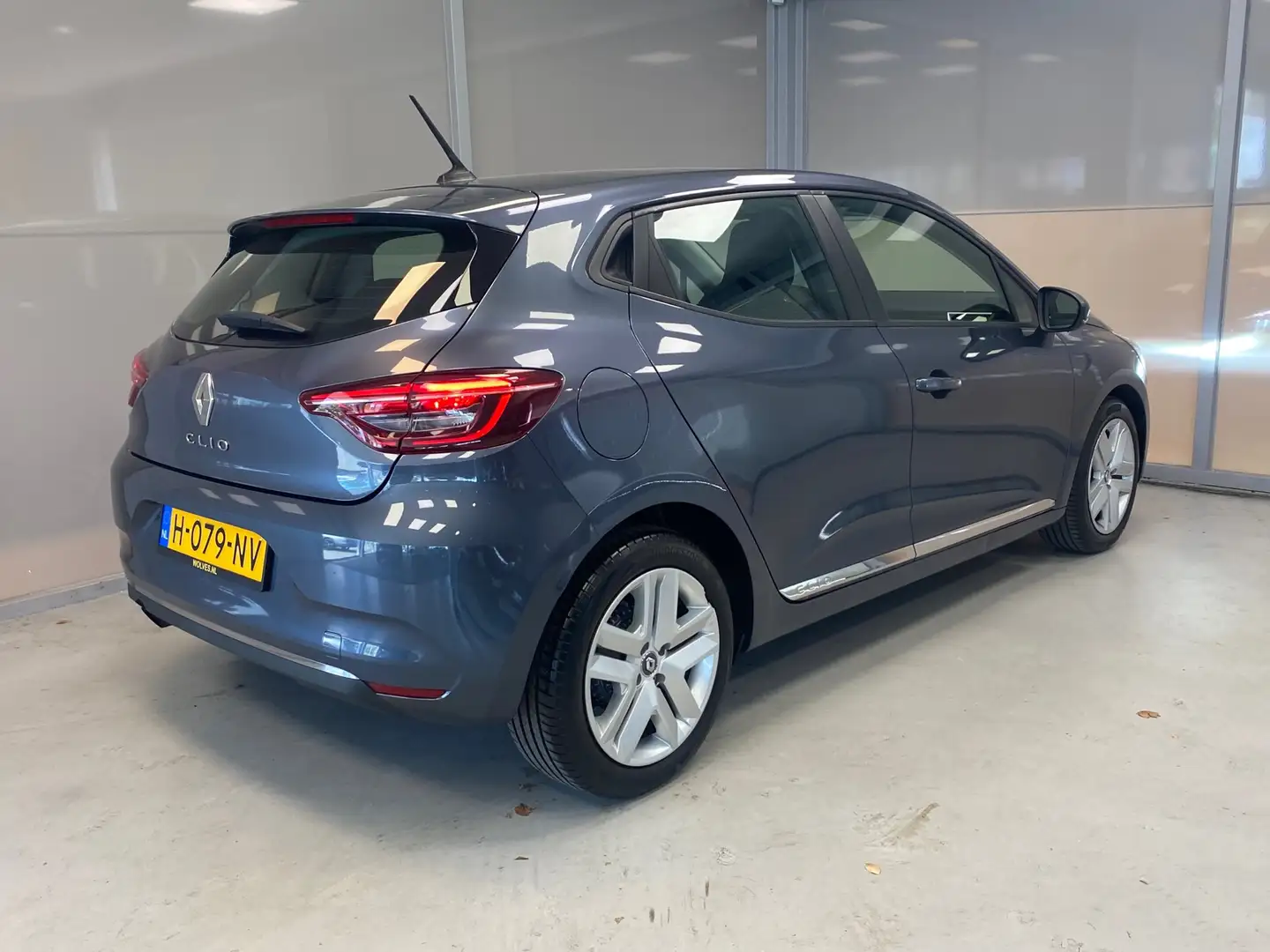 Renault Clio 1.0 TCe Zen | LED| CRUISE CONTROL | CAR PLAY | Gris - 2