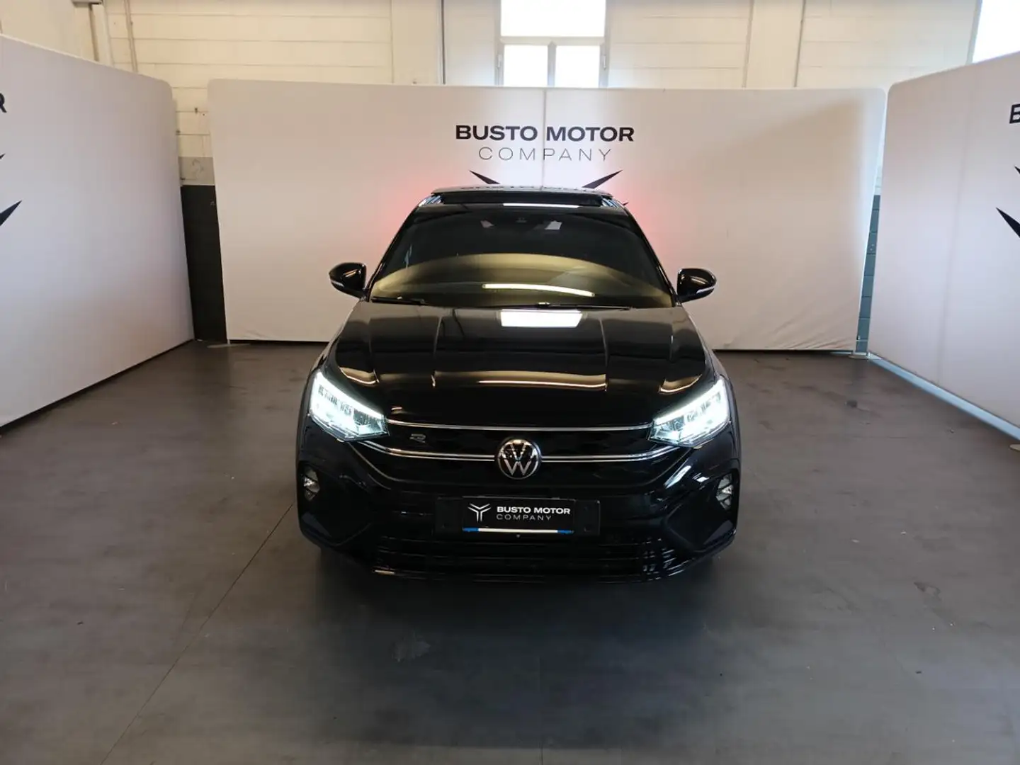 Volkswagen Taigo 1.0 TSI 110 CV DSG R-Line Zwart - 2