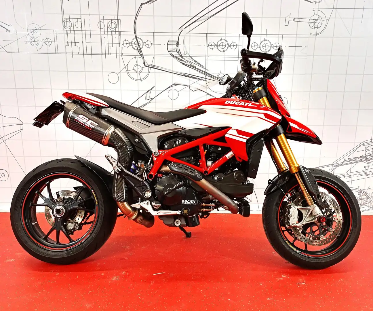 Ducati Hypermotard 939 DUCATI hypermotard 939 SP - 1