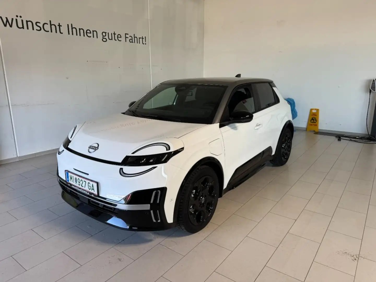 Nissan Micra Advance 52kWh Weiß - 2