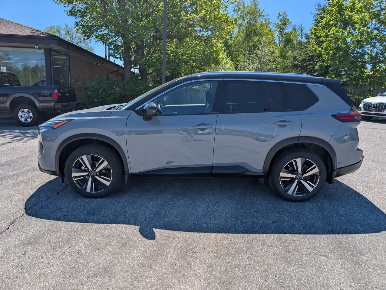 Nissan Rogue снимка Nissan Rogue