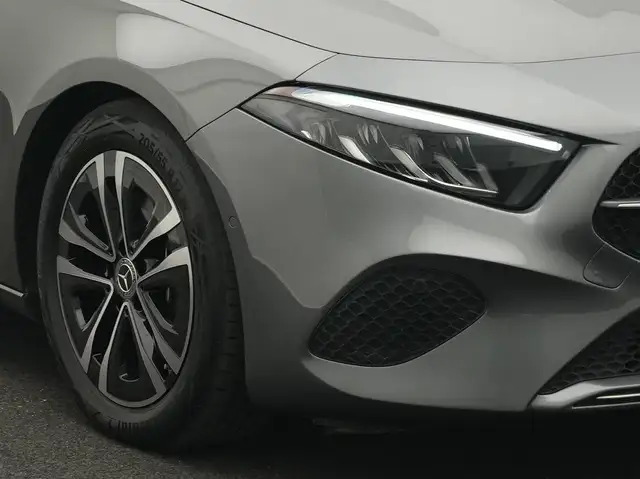 Mercedes-Benz A-Class view 9