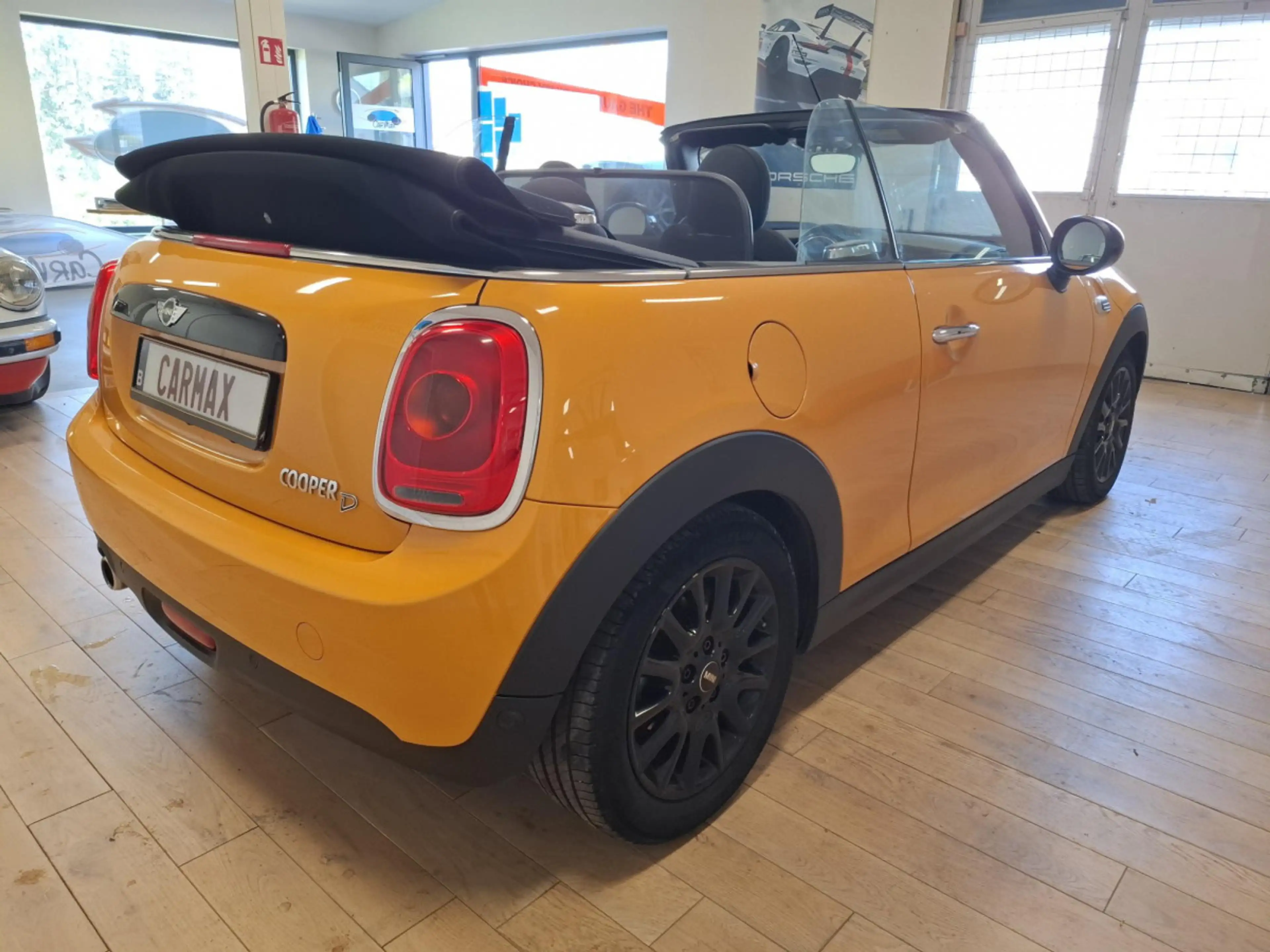 MINI Cooper Cabrio 1.5d 115 — photo 3