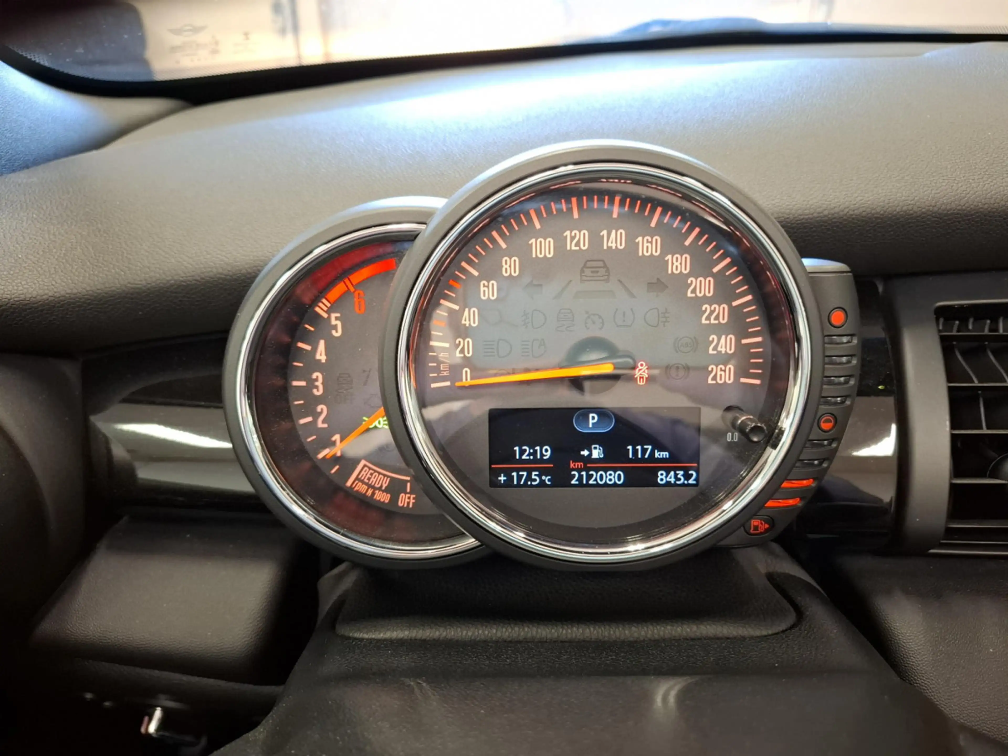 MINI Cooper Cabrio 1.5d 115 — photo 14