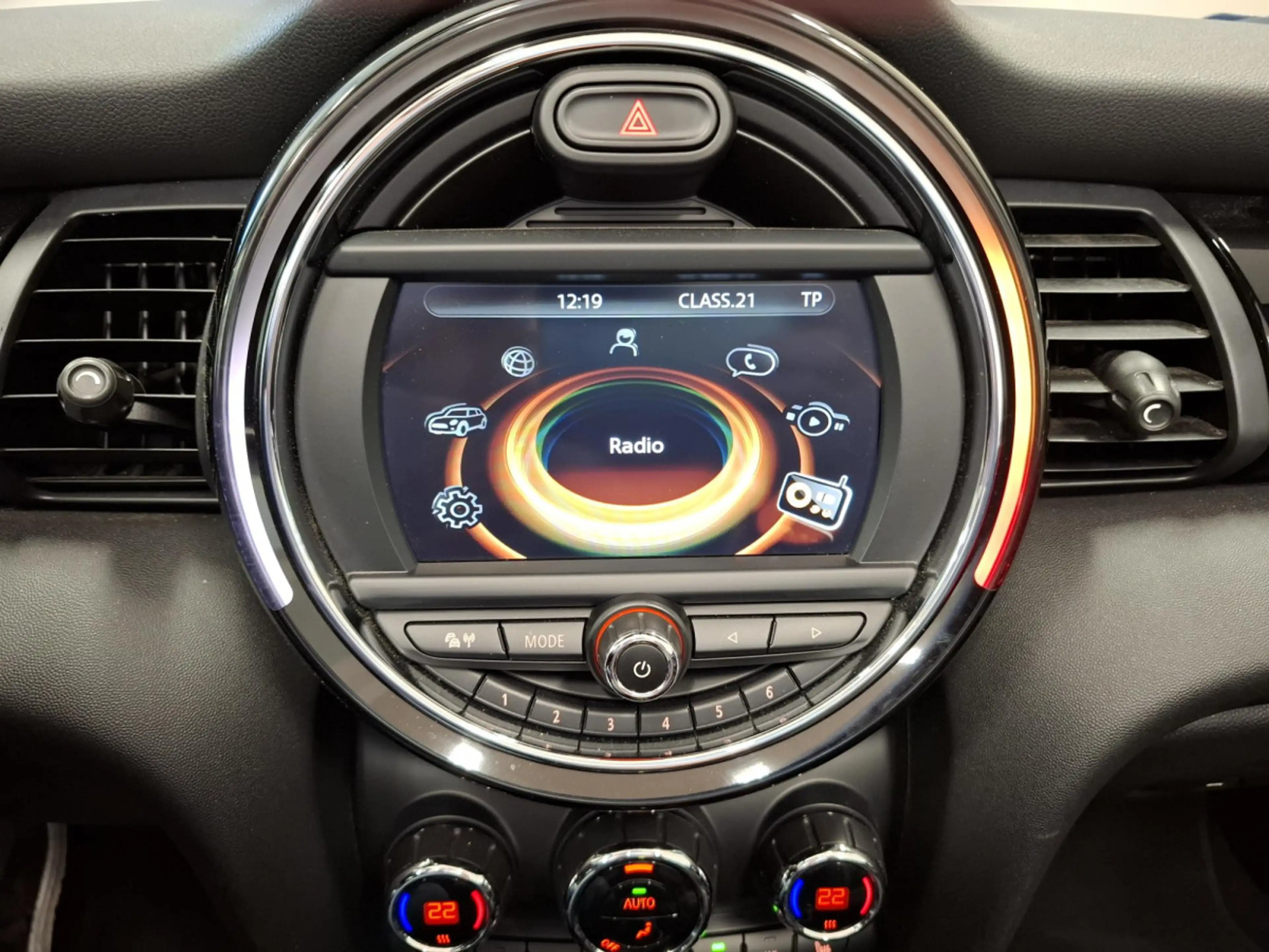 MINI Cooper Cabrio 1.5d 115 — photo 15