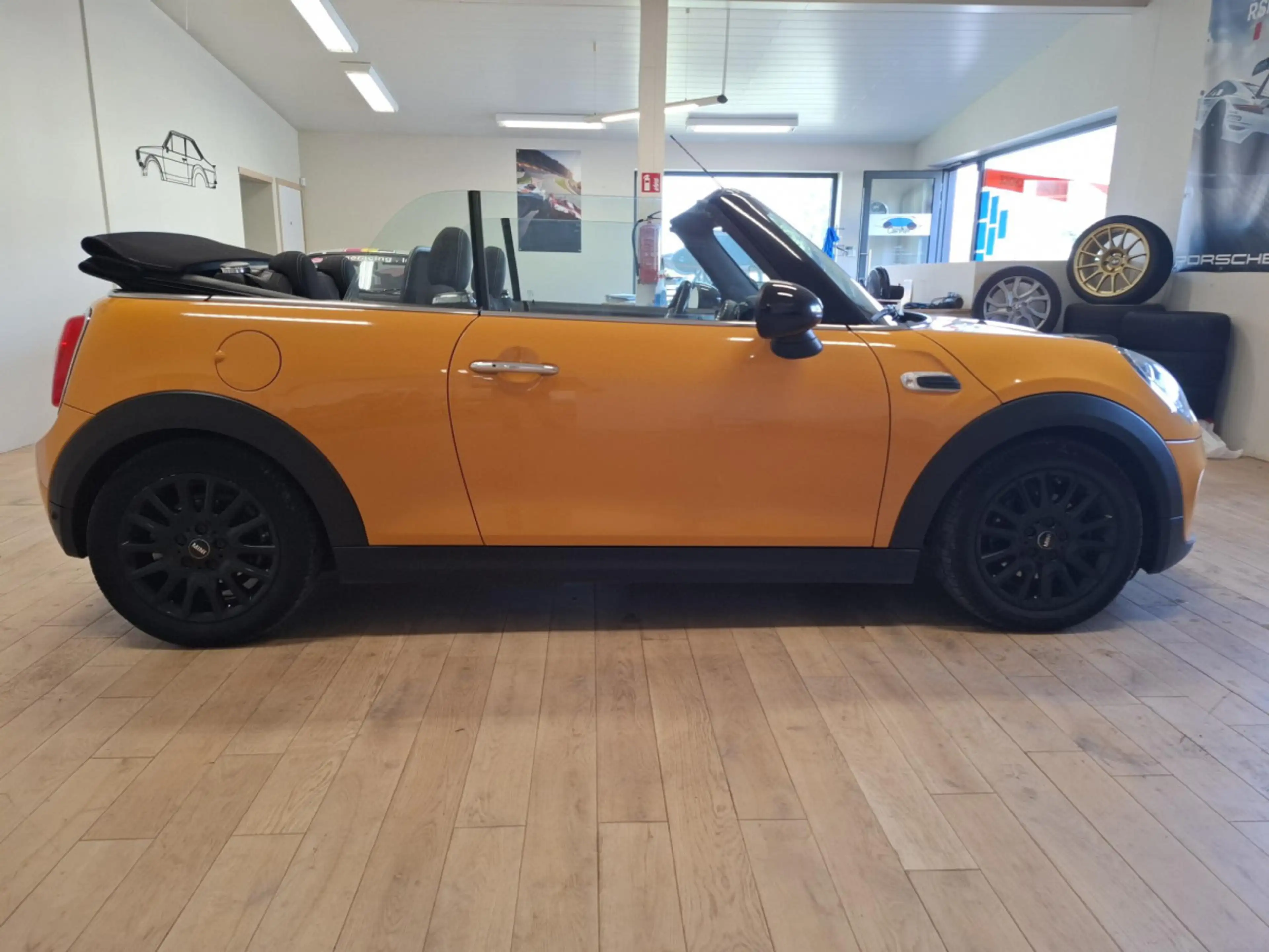 MINI Cooper Cabrio 1.5d 115 — photo 2