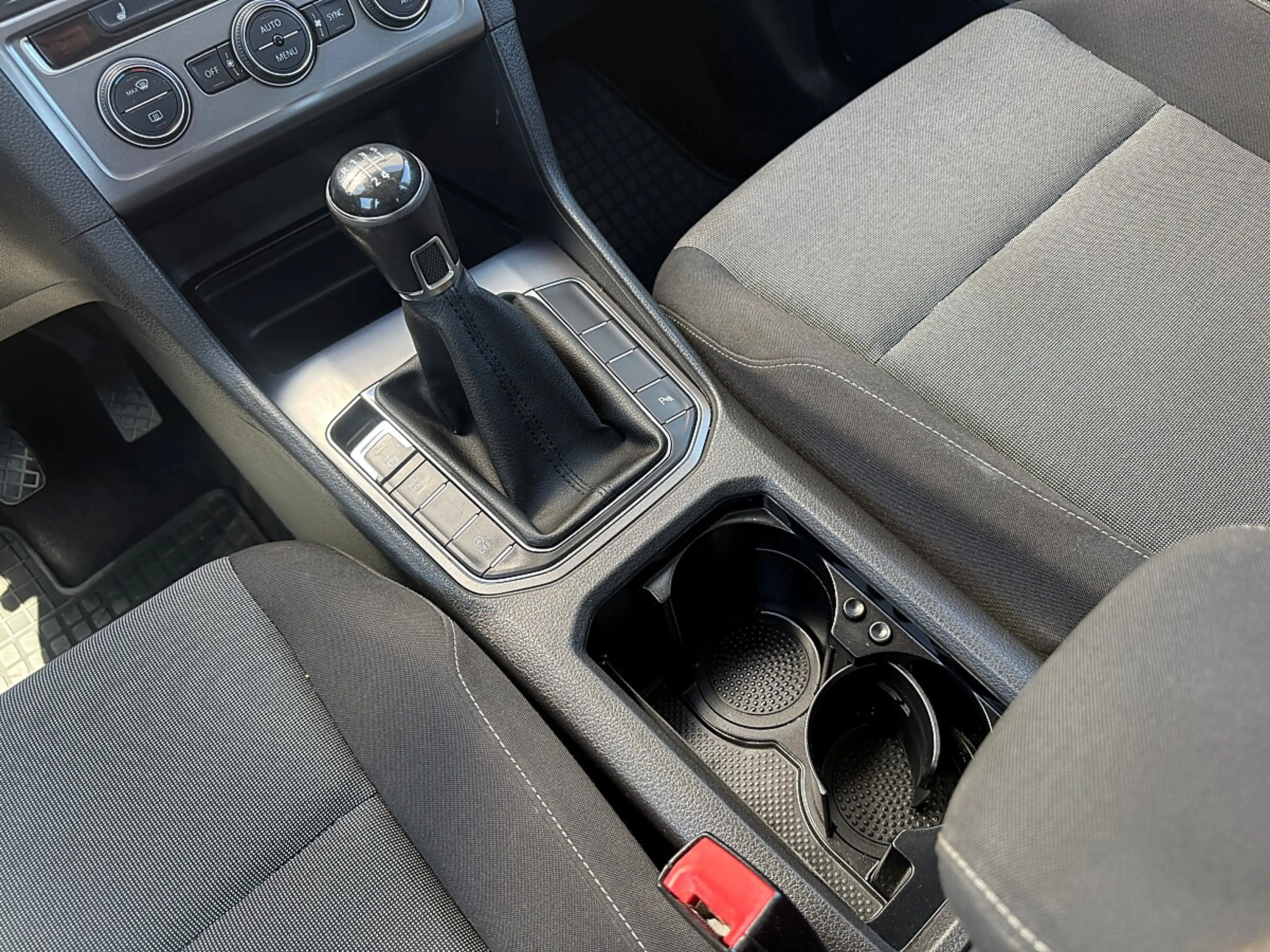 Volkswagen Golf Sportsvan 1,6 TDI BMT Trendline — photo 6