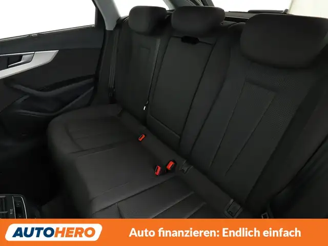 Audi A4 view 14