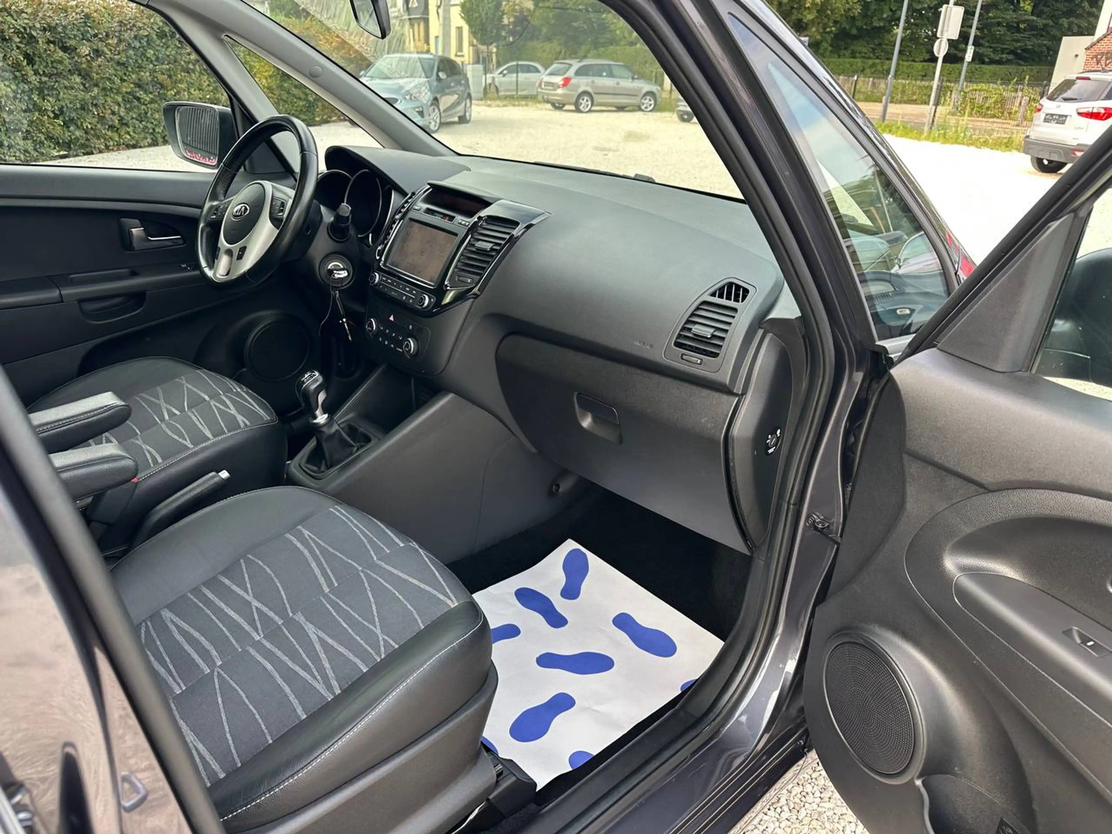 Kia Venga Venga 1.4i * TOIT PANORAMIQUE OUVRANT ! * — photo 9