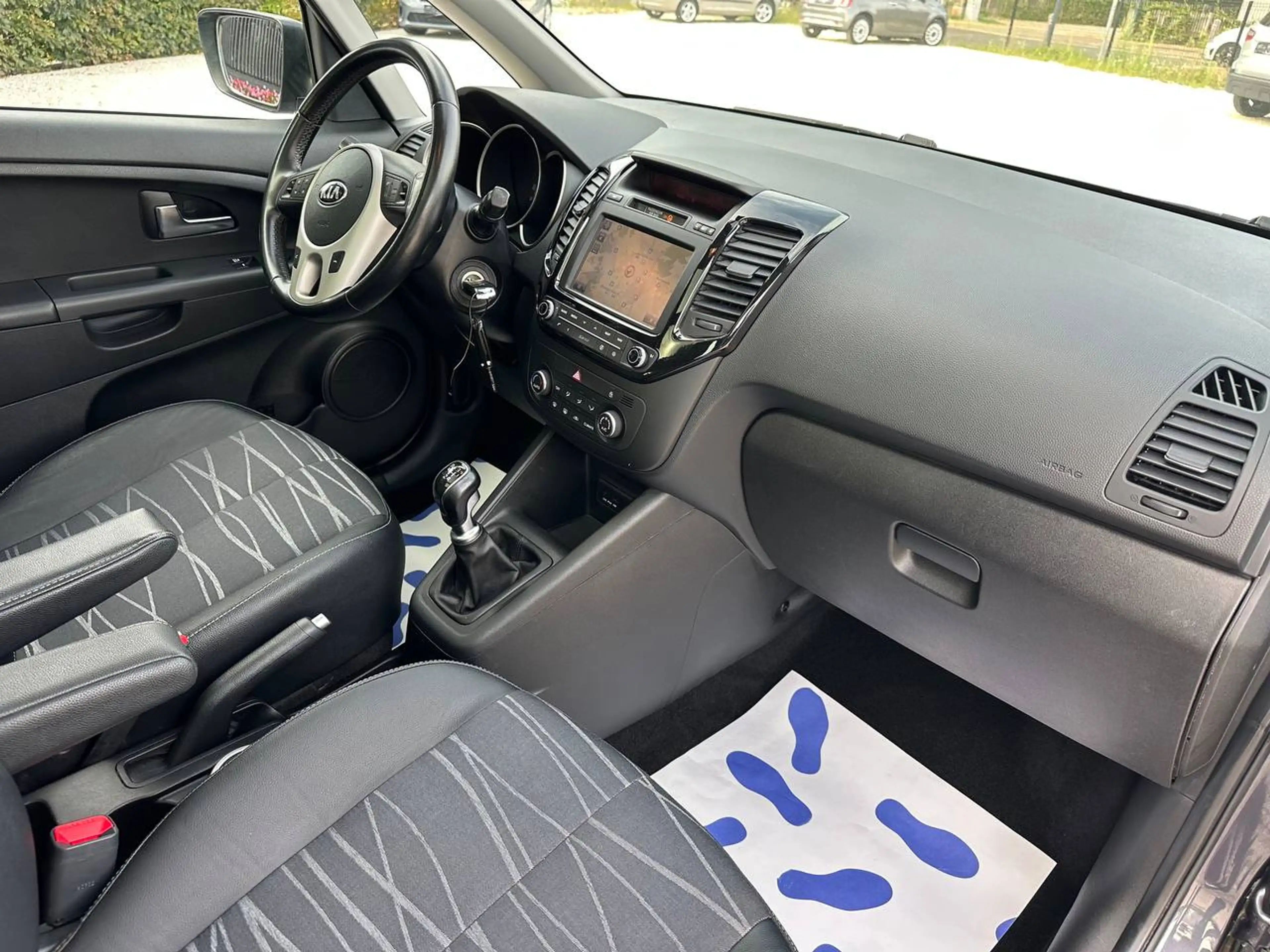Kia Venga Venga 1.4i * TOIT PANORAMIQUE OUVRANT ! * — photo 10