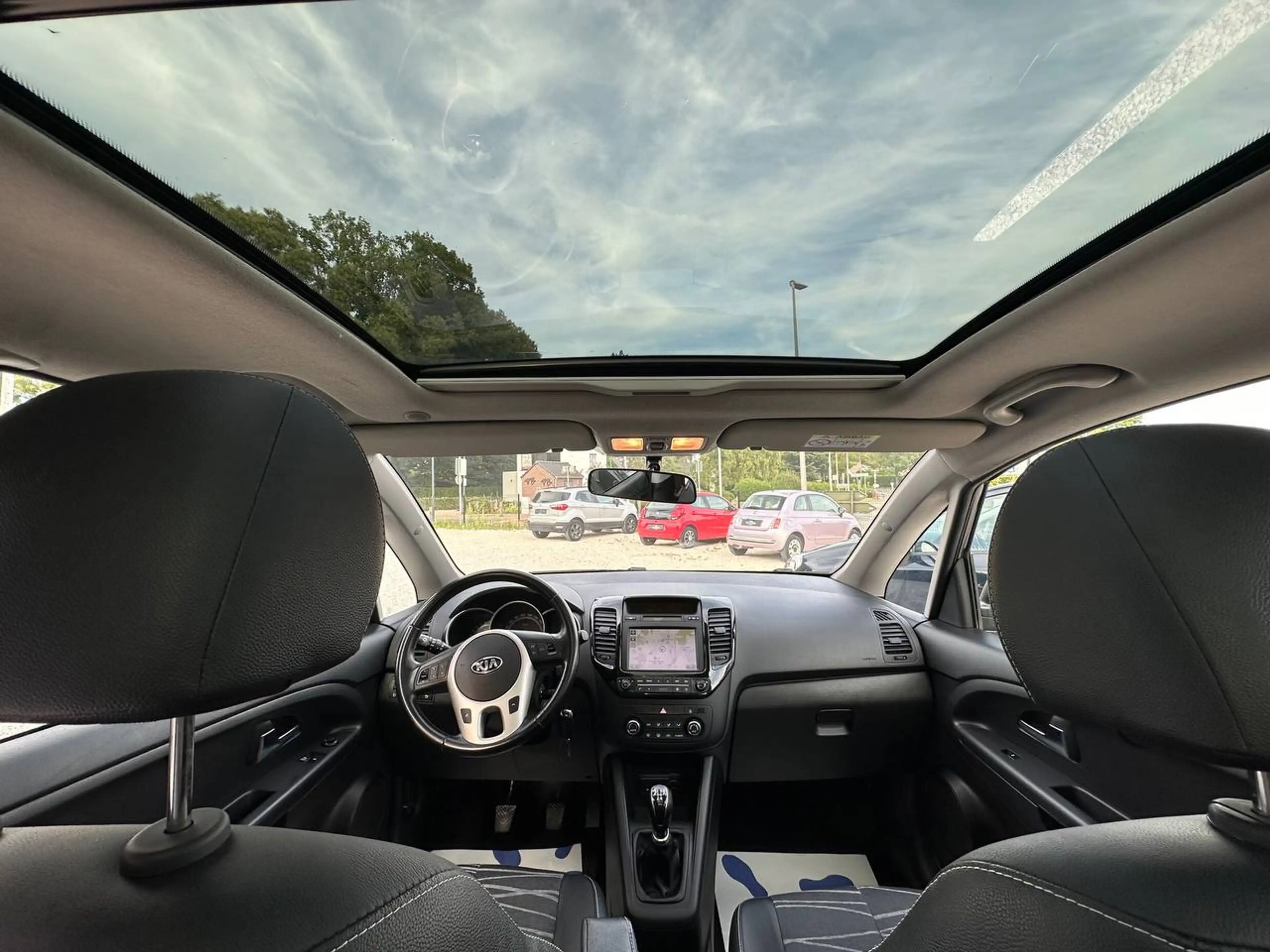 Kia Venga Venga 1.4i * TOIT PANORAMIQUE OUVRANT ! * — photo 8