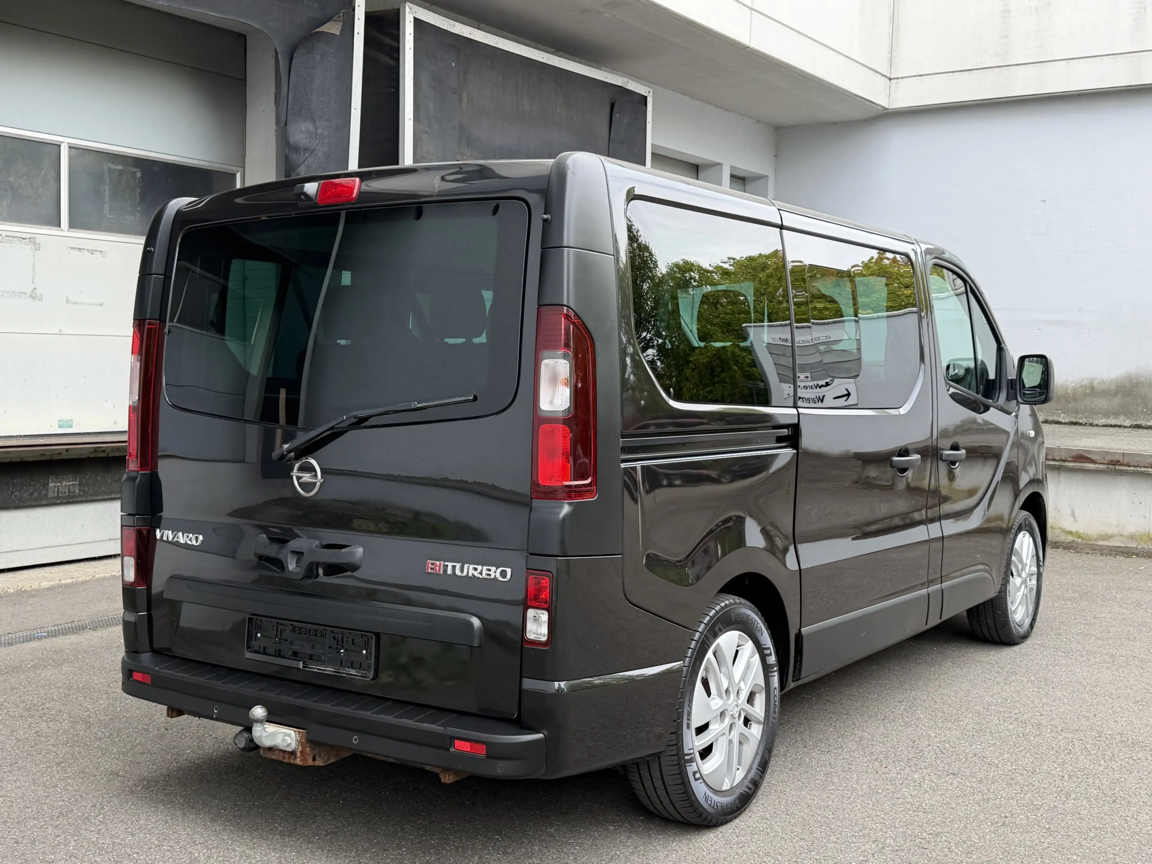 Opel Vivaro Combi L1H1 8-Sitzer Tempomat Kamera AHK — photo 6