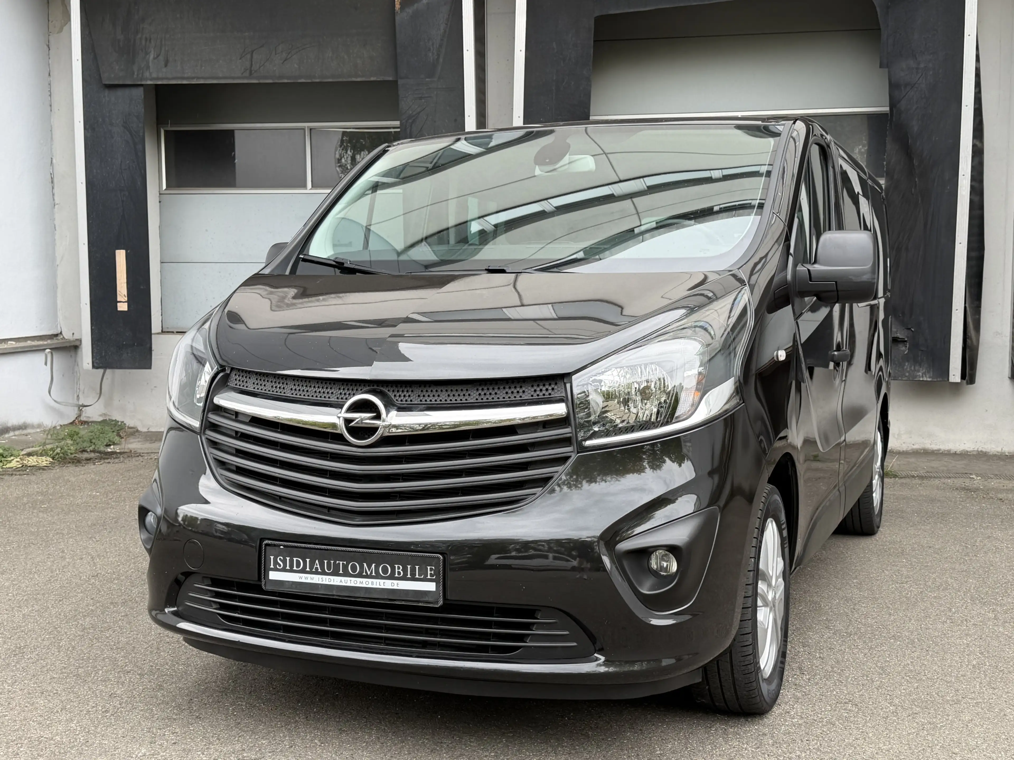 Opel Vivaro Combi L1H1 8-Sitzer Tempomat Kamera AHK