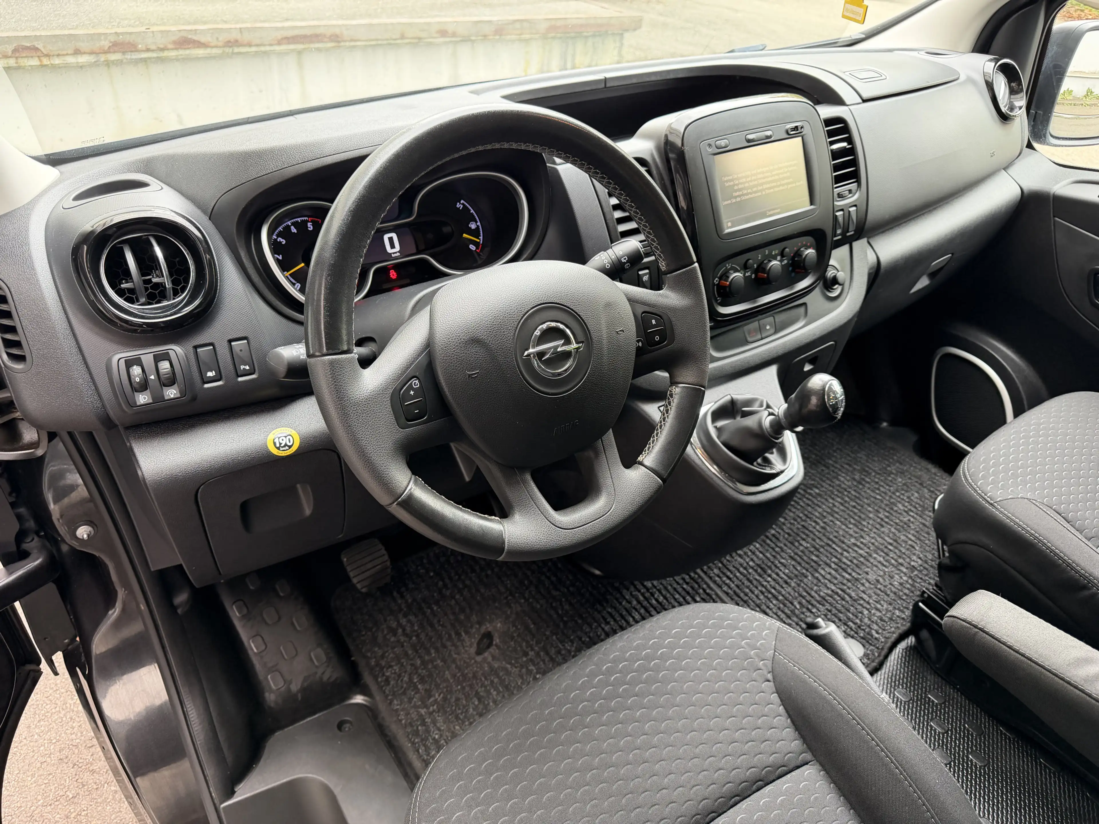 Opel Vivaro Combi L1H1 8-Sitzer Tempomat Kamera AHK — photo 13