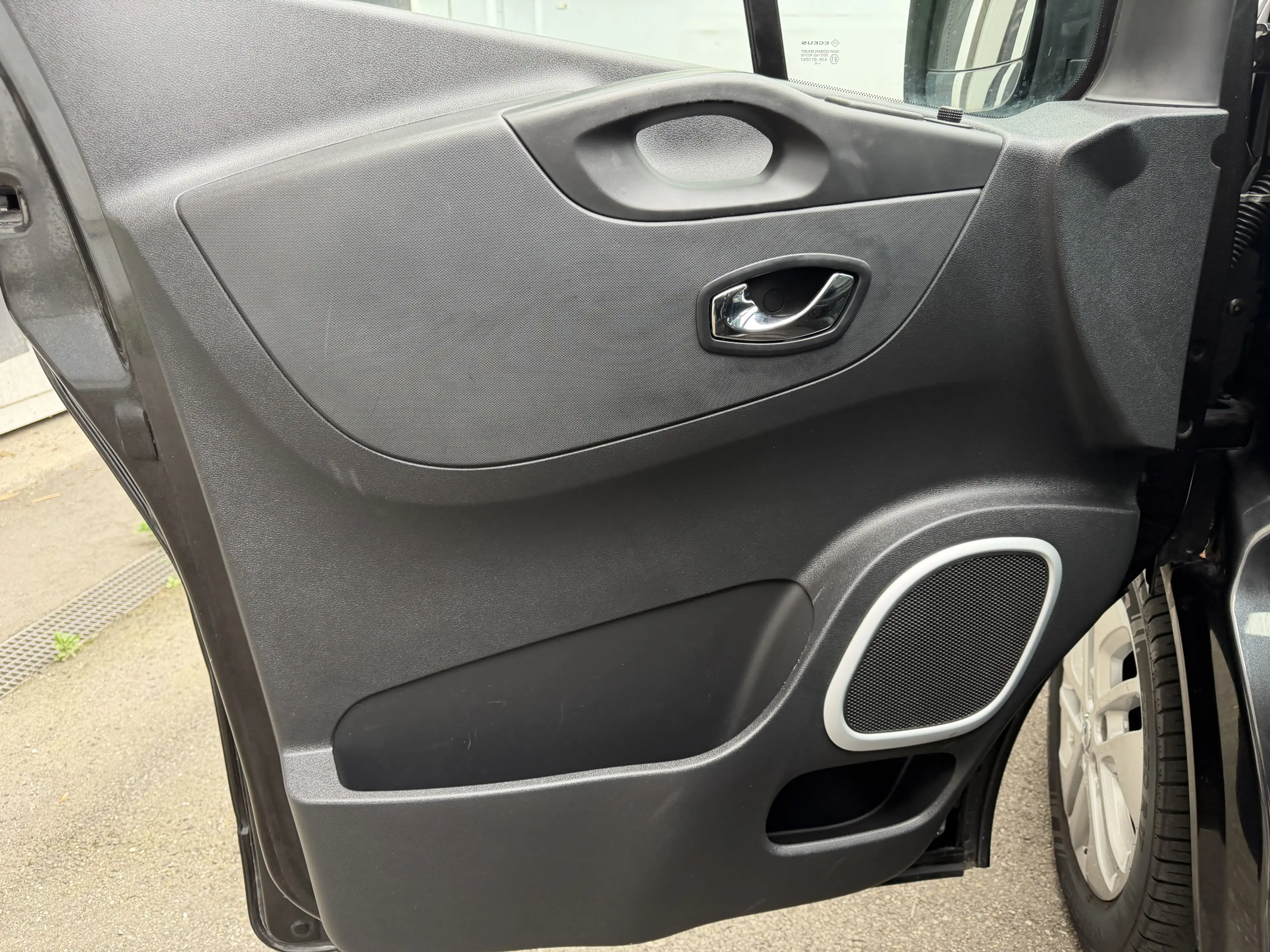 Opel Vivaro Combi L1H1 8-Sitzer Tempomat Kamera AHK — photo 11
