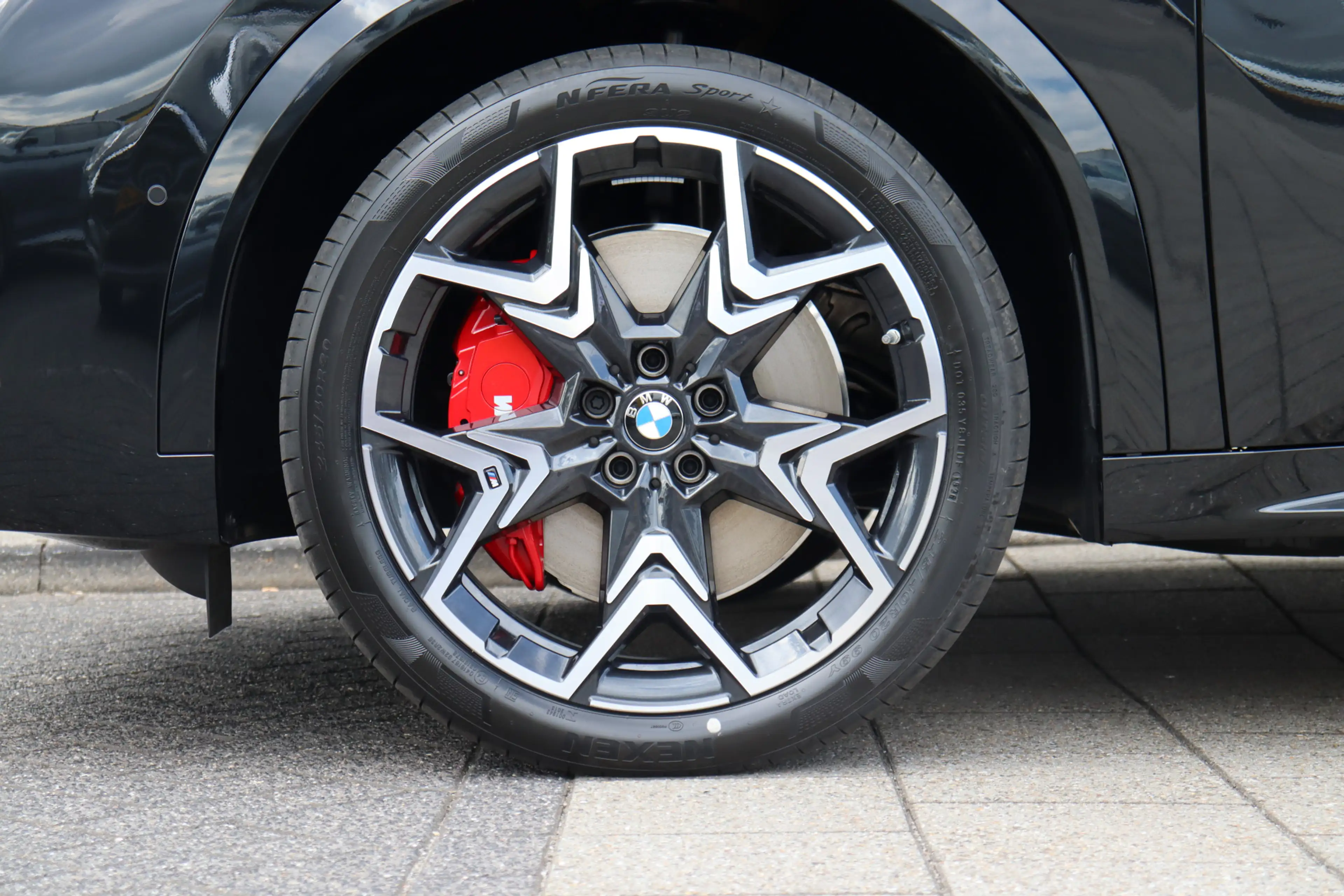 BMW iX2 eDrive20 M Sport / Panoramadak / Trekhaak / Sports — photo 5