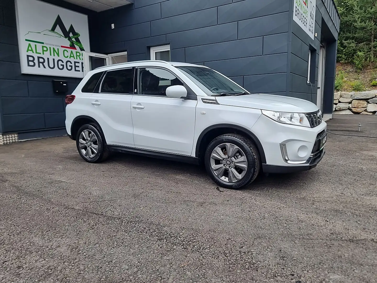 Suzuki Vitara 1,0 DITC ALLGRIP shine Aut. Weiß - 1
