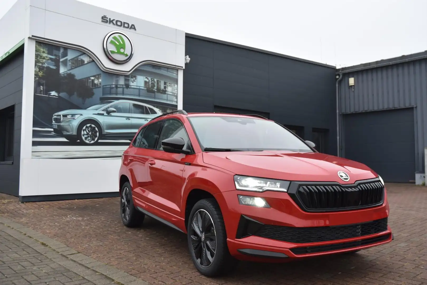 Skoda Karoq 1.5 TSI Sportline*Navi*Matrix*Pano*AHK*ACC Piros - 2