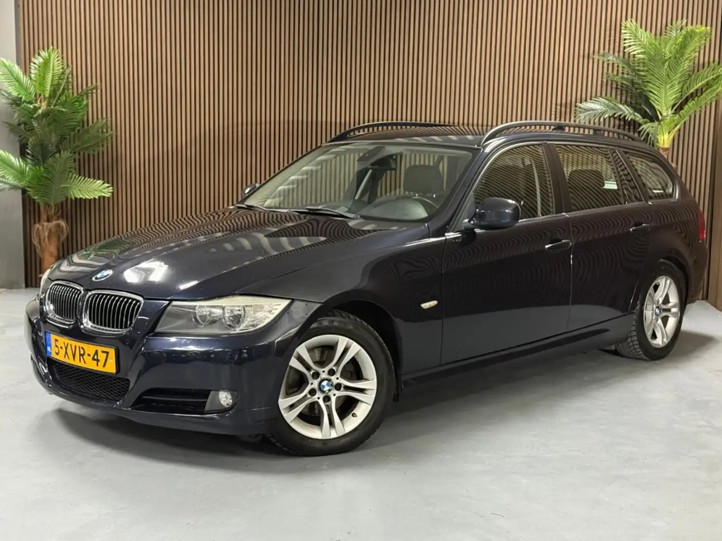 BMW 318 3-serie Touring 318i Corp.L.Bns Line Blauw - 1