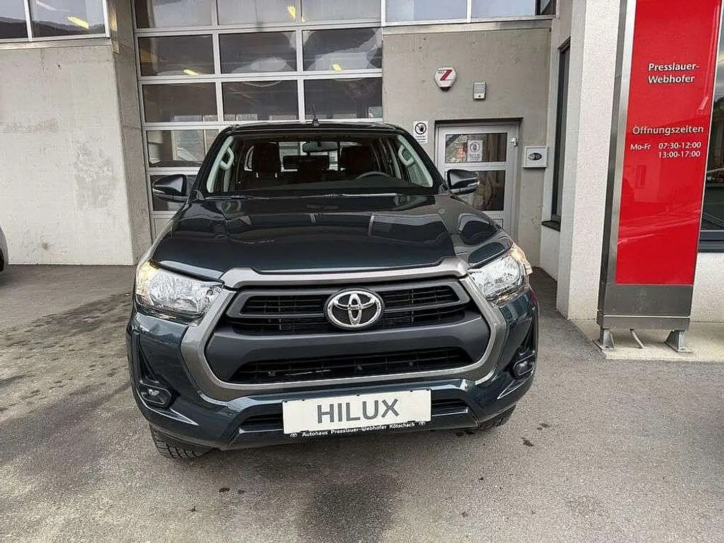 Toyota Hilux DK Country 4WD 2,4 D-4D Grün - 2