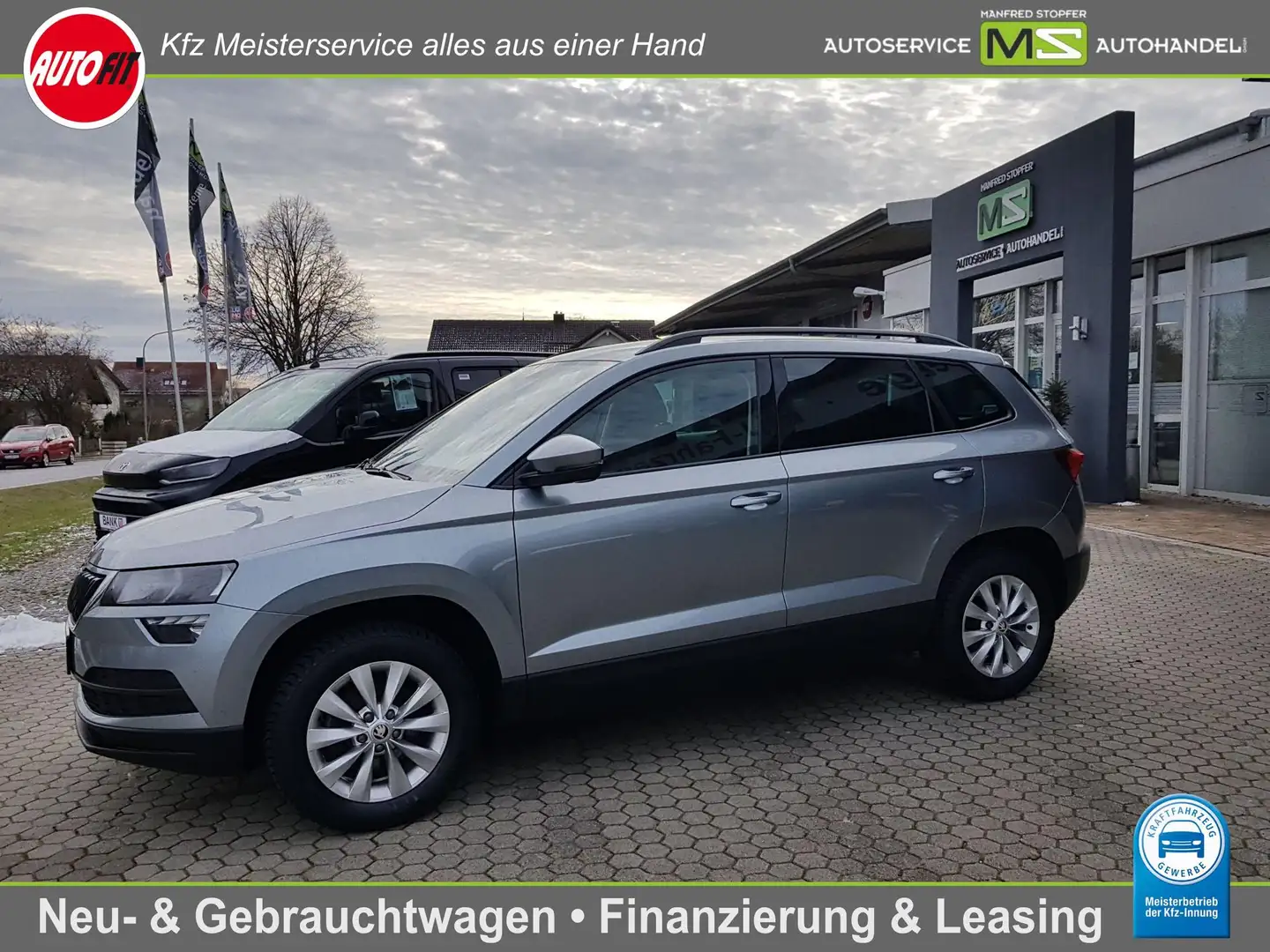Skoda Karoq 1.0 TSI Ambition NAVI-TEMPOMAT-SHZ-PDC 8x-1.HAND! Grau - 1