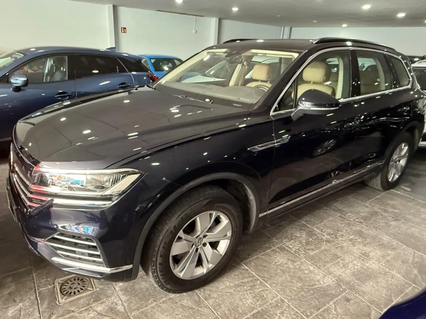 Volkswagen Touareg 3.0TDI V6 Premium Tiptronic Atmosphere 4M 210kW Azul - 2