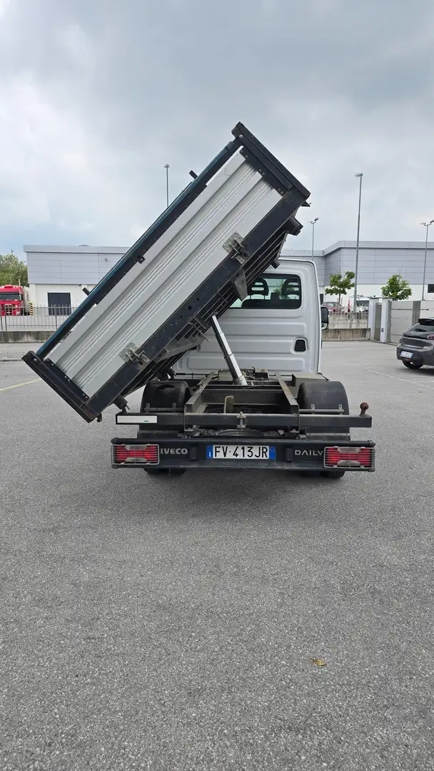 Iveco Daily Ribaltabile Trilaterale Patente B full optional Fehér - 2