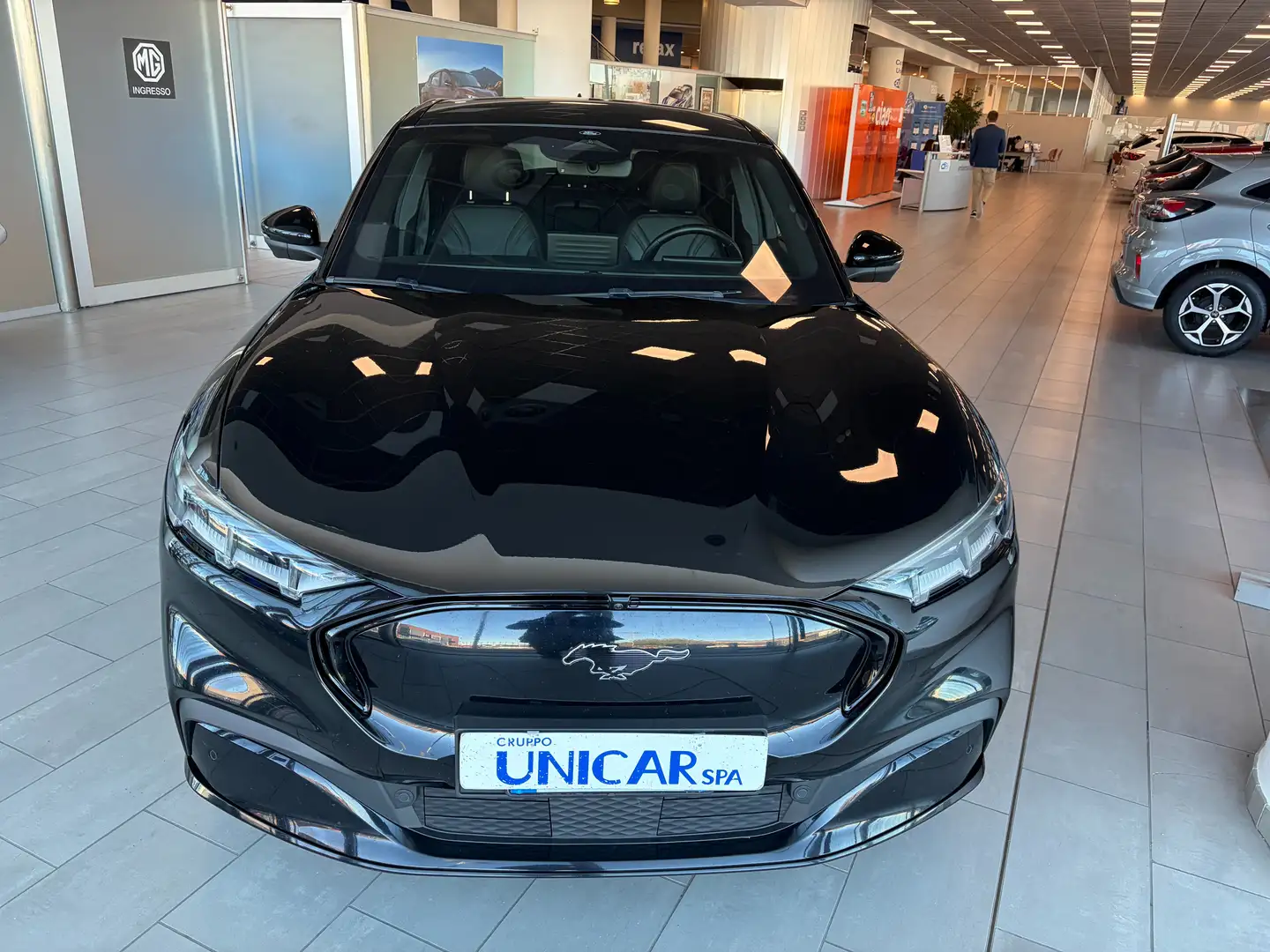 Ford Mustang MACH-E STDRANGE 72KWH/269C AWD TECH P. Czarny - 2