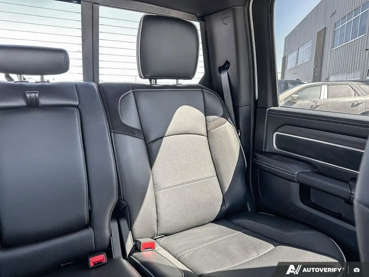 RAM 2500 снимка RAM 2500