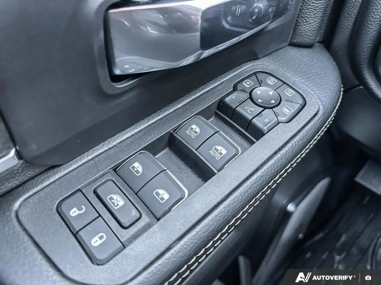 RAM 2500 снимка RAM 2500