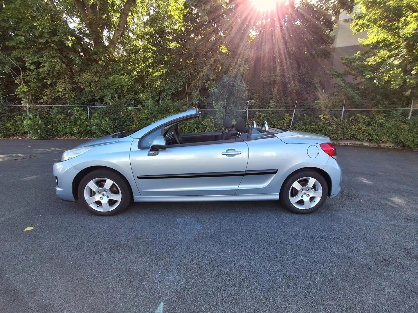 Peugeot 207 CC 1.6 VTi GEWOON SUPER MOOIE AUTO EN NW APK Blauw - 2