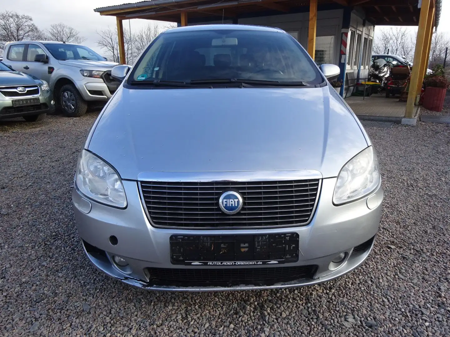 Fiat Croma 1.9 16V Multijet Emotion Gris - 2