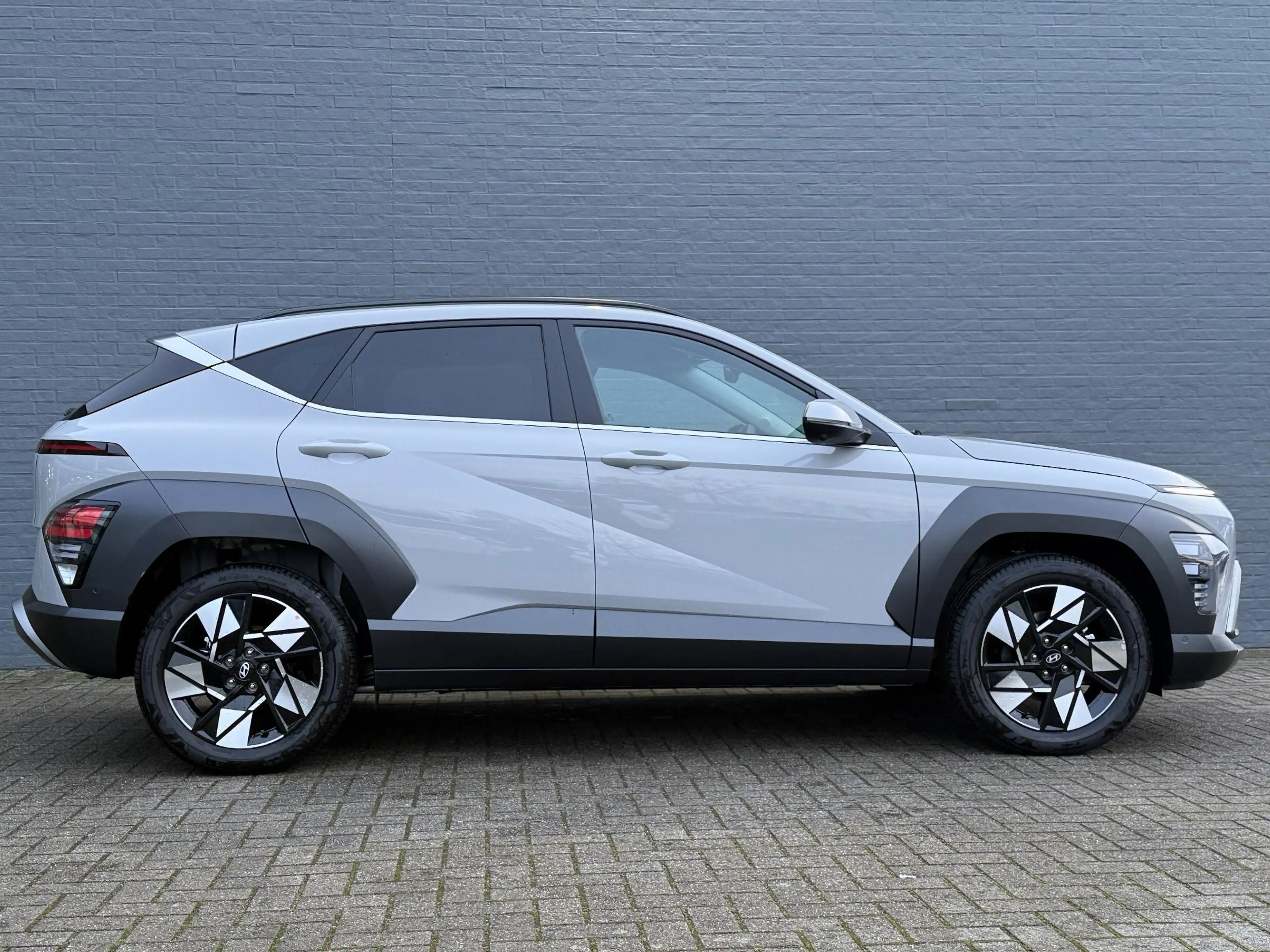Hyundai KONA 1.6 GDI HEV Comfort Plus — photo 8
