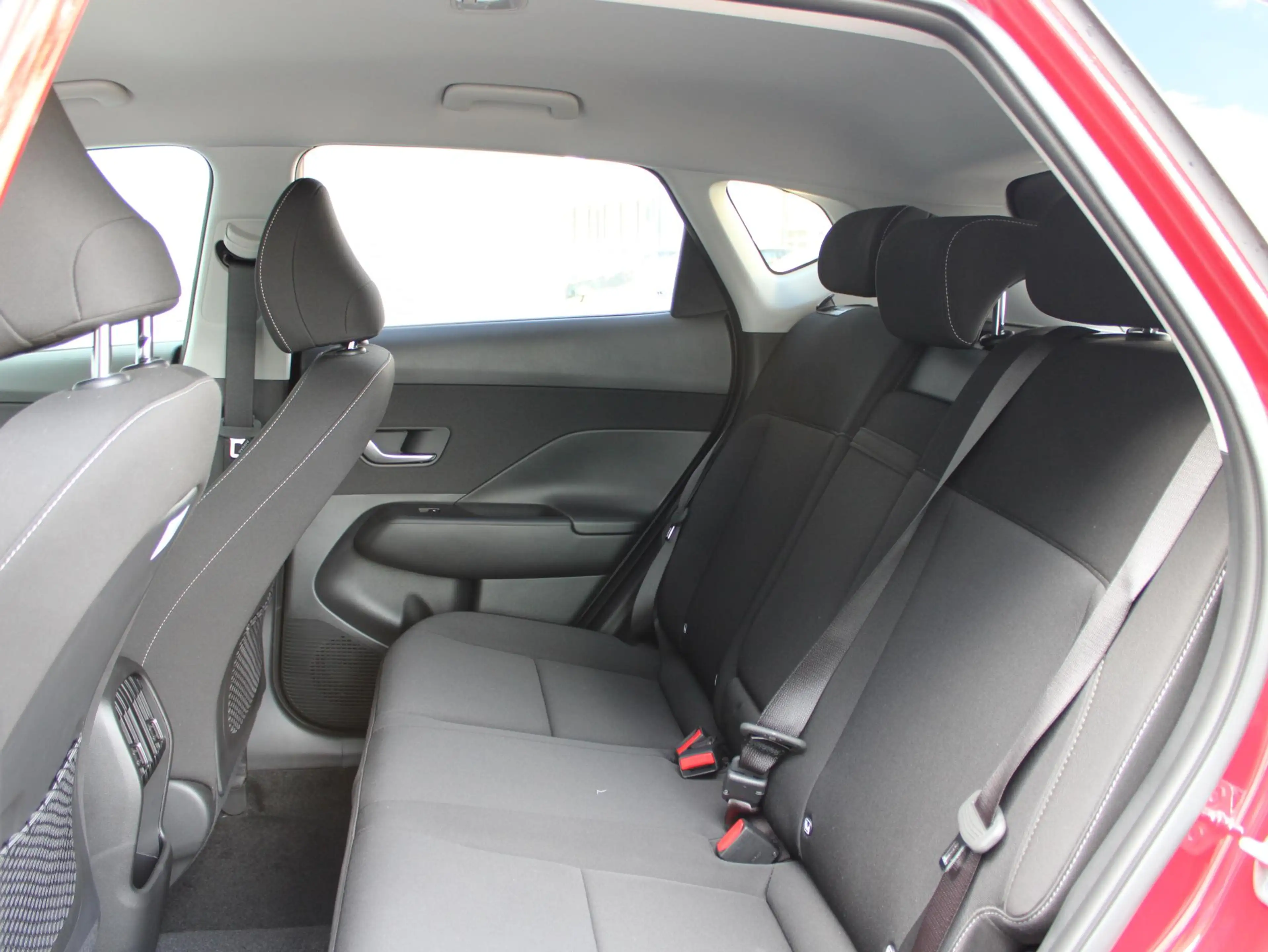 Hyundai KONA 1.6 GDI HEV Comfort Plus — photo 11