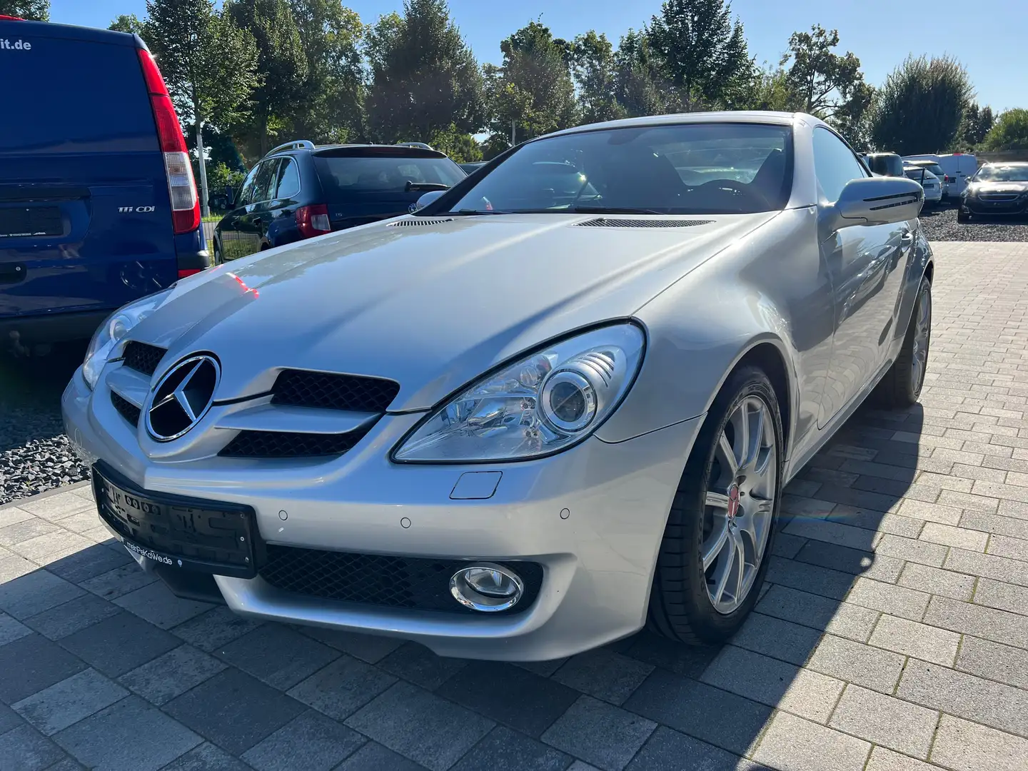 Mercedes-Benz SLK 300 SLK 300 Aut. Xenon Leder Navi Airscarf Soundsystem Šedá - 1