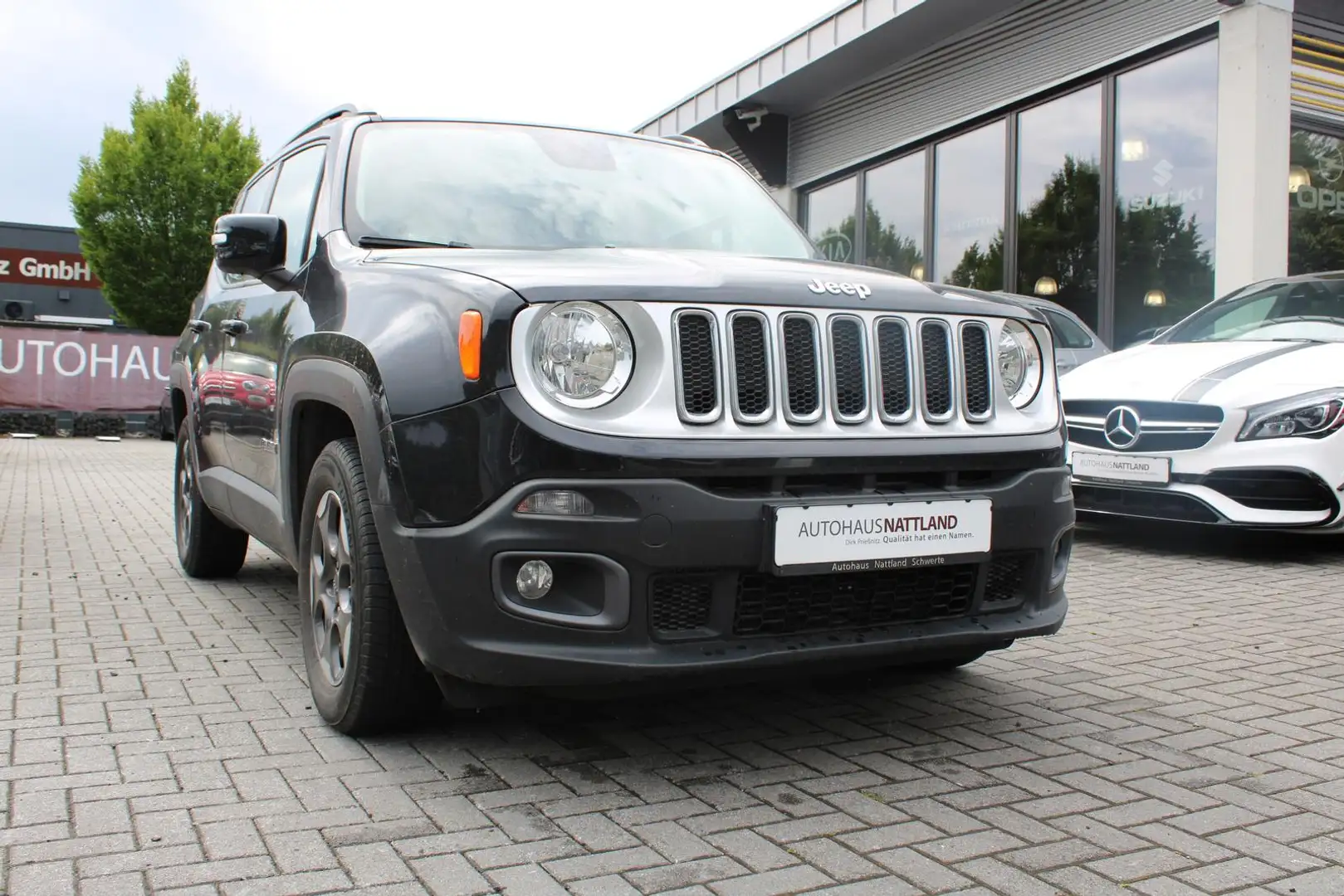 Jeep Renegade Longitude FWD PDC Navi Klimaautomatik Zwart - 2