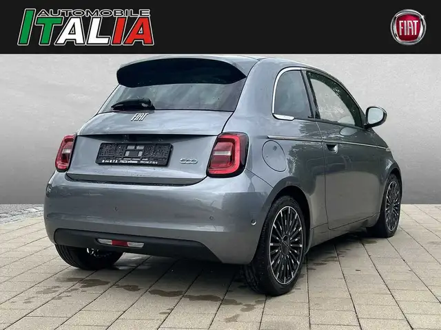 Fiat 500e view 2