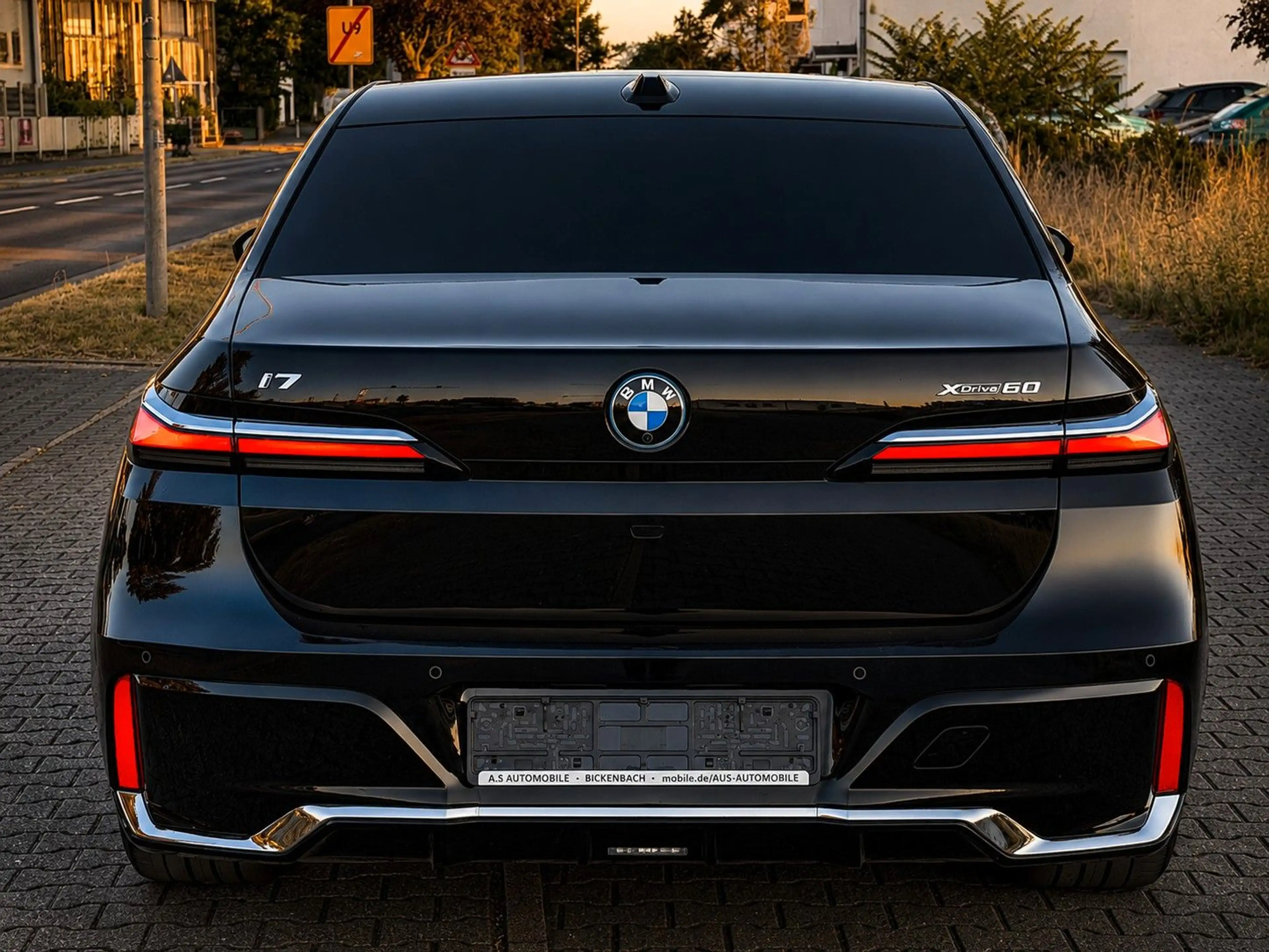 BMW i7 xDrive60 M Sport INDIVIDUAL*THEATER*CRISTAL* — photo 6