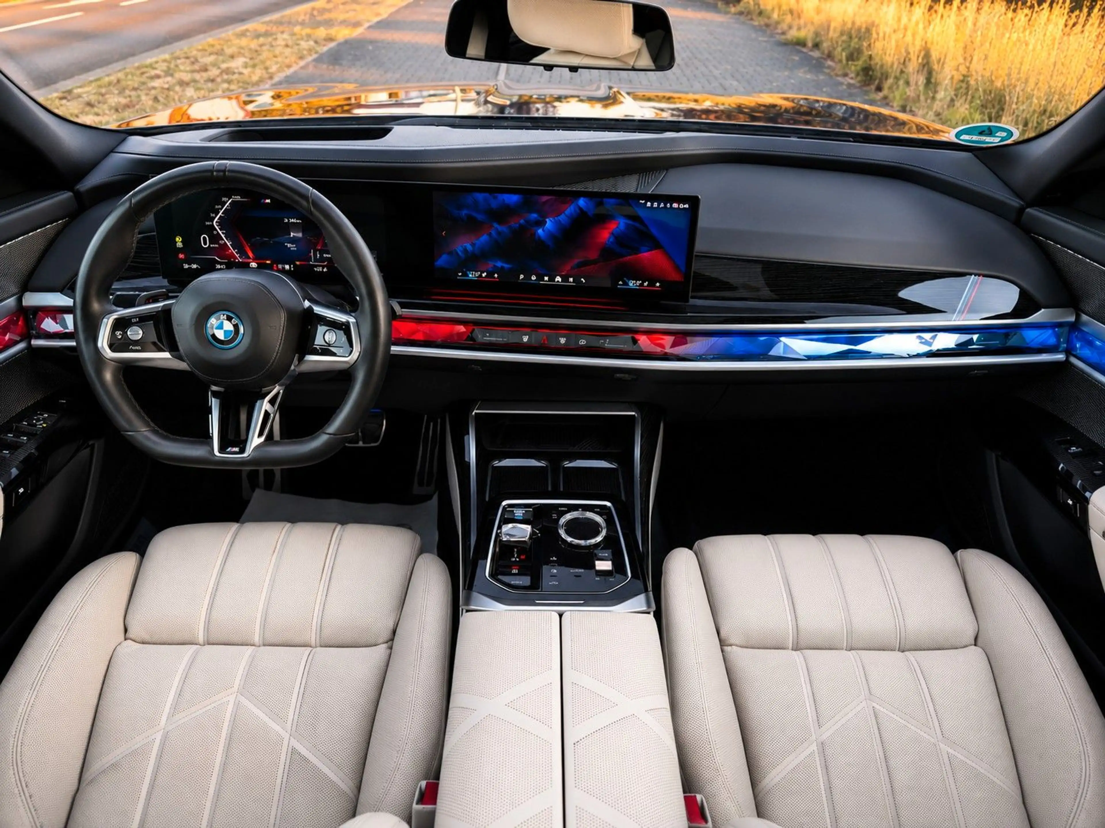 BMW i7 xDrive60 M Sport INDIVIDUAL*THEATER*CRISTAL* — photo 7