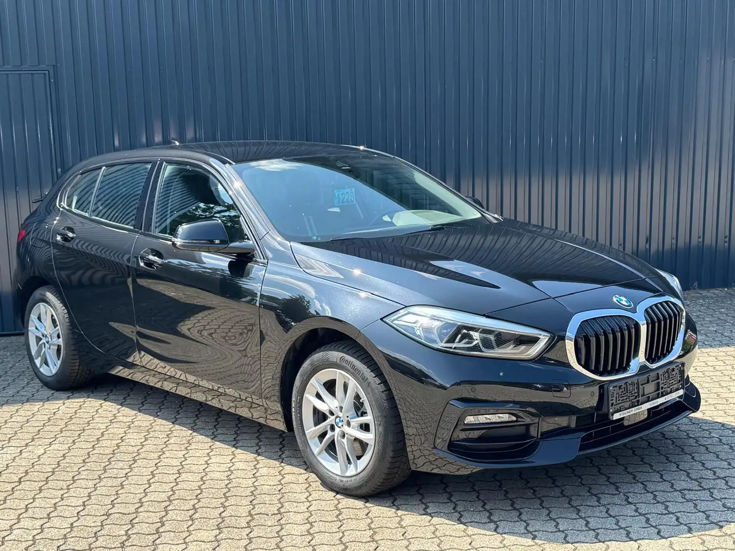 BMW 118 i Aut. Sport Line /Lenkradheiz/HiFi/Fernlichtassis Schwarz - 2