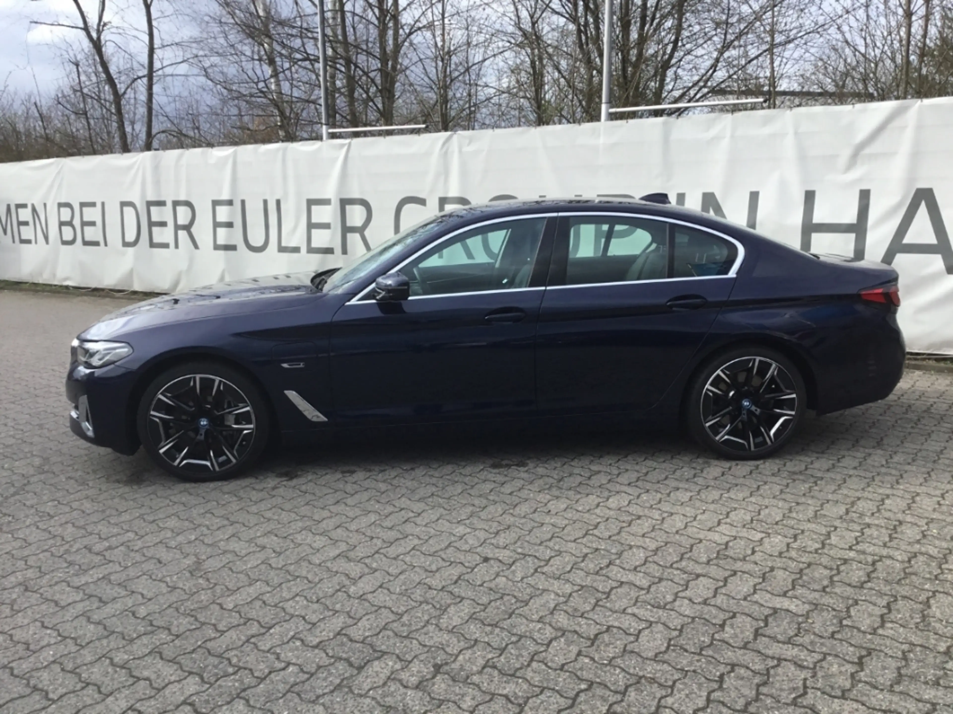BMW 545 e xDrive HUD Navi Leder Memory Sitze Soundsystem L — photo 5