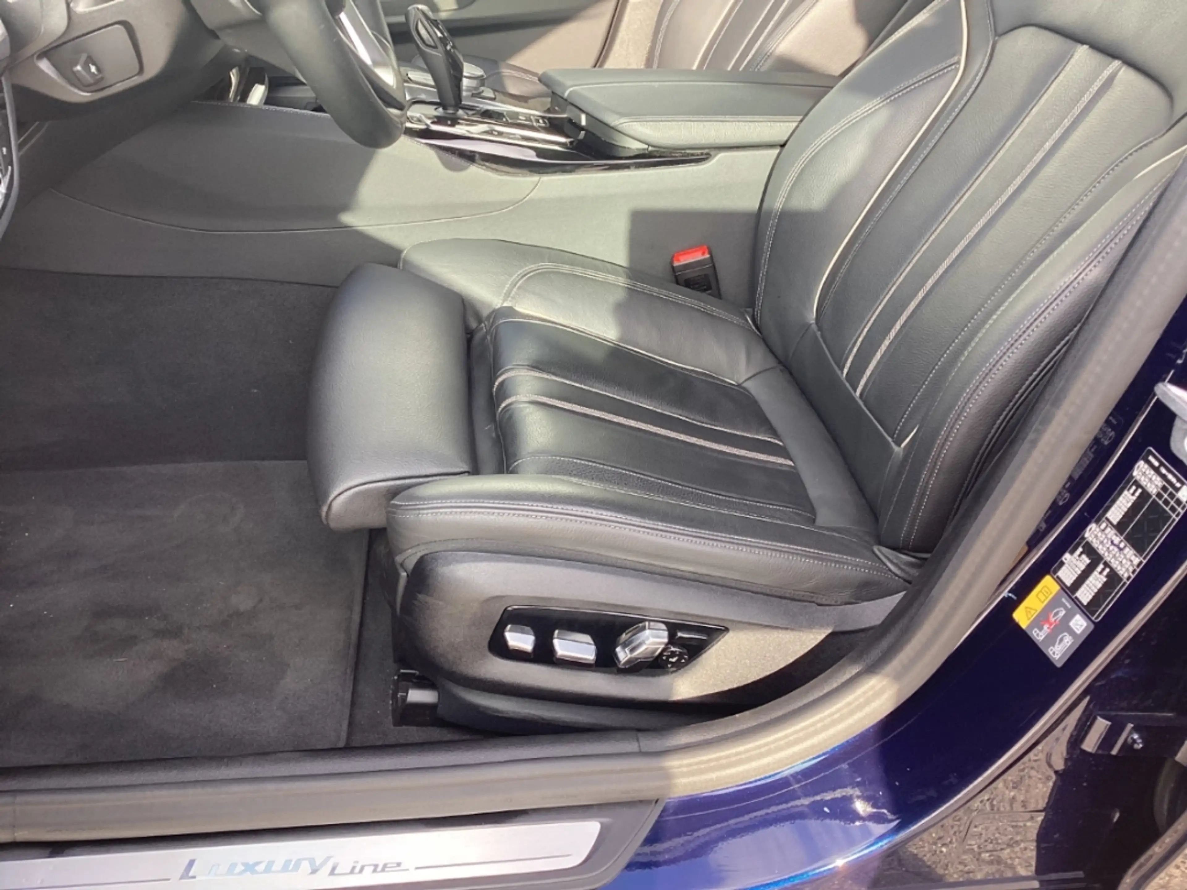 BMW 545 e xDrive HUD Navi Leder Memory Sitze Soundsystem L — photo 7