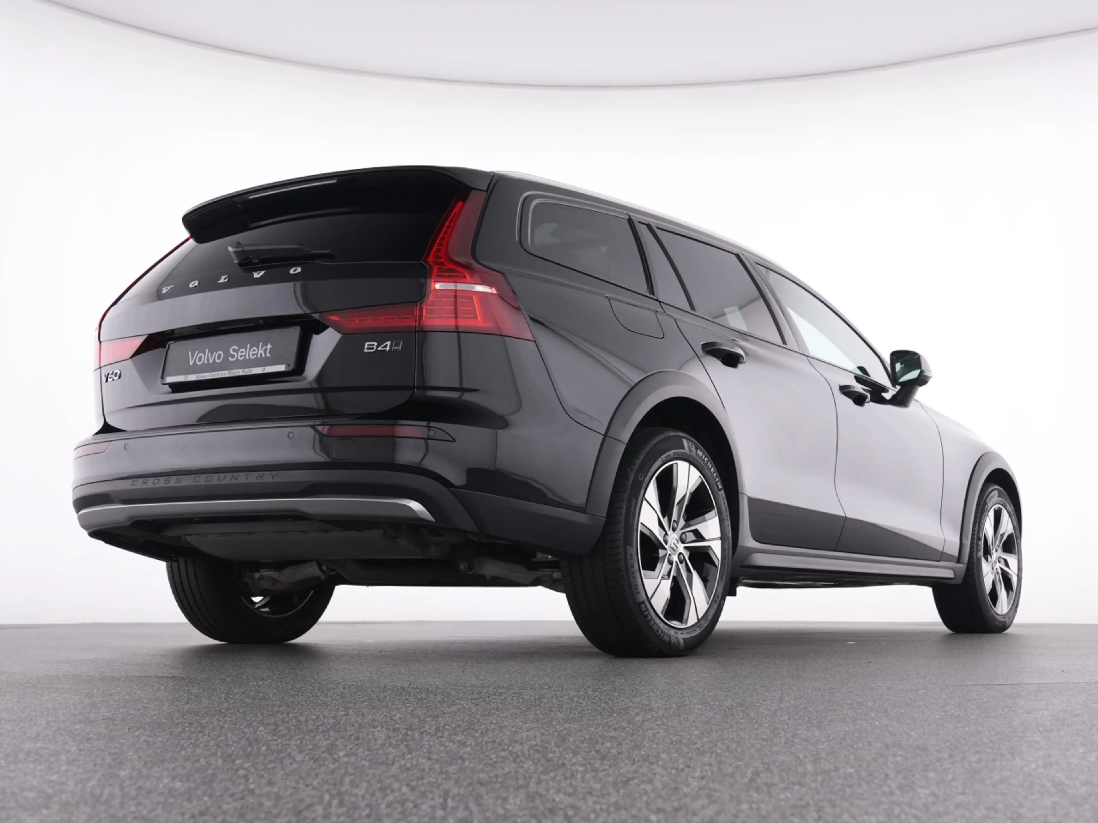Volvo V60 Cross Country B4 (D) AWD  PLUS PANO+HKSOUND+ — photo 8