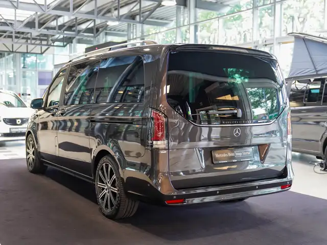 Mercedes-Benz V-Class view 5